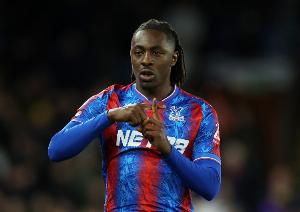 记者：枪手总监&amp;主帅在7月亲自说服埃泽，这是球员加盟枪手的关键